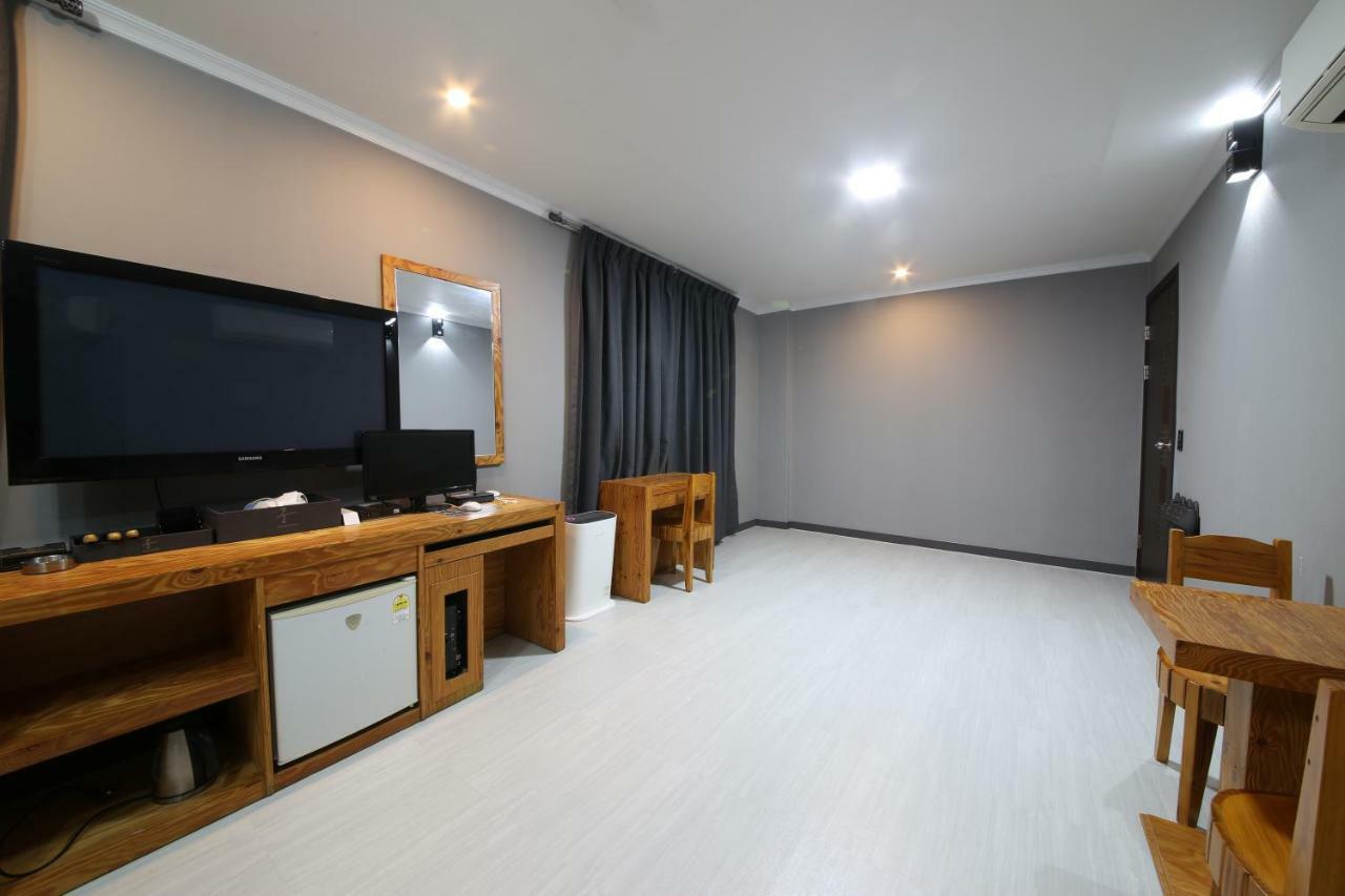 Gung Hotel Jeonju Exterior foto